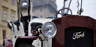 Private tours in Prague Old Cars