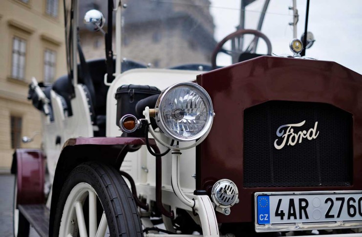 Private tours in Prague Old Cars