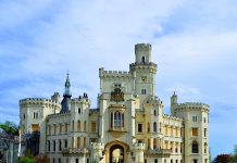 Visit Castles and Chateaux of the Czech Republic