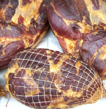 HAM SCAM in Prague street Markets