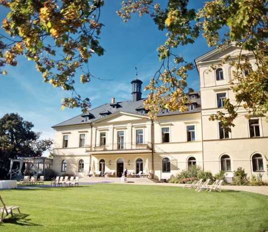 Chateau Mcely is the former rural manor of the Thurn-Taxis aristocracy